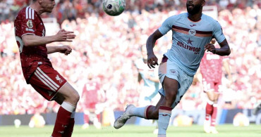 Mohamed Salah ve Andrew Robertson'dan Liverpool'a Duygusal Veda