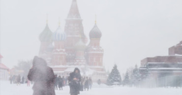 Moskova'da Yoğun Kar Yağışı Hayatı Olumsuz Etkiliyor