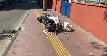 Motosiklet ve otomobil çarpıştı: 1 yaralı