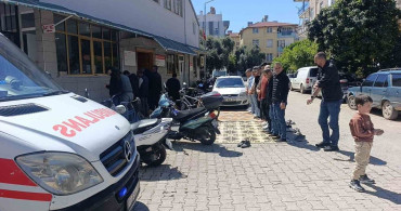 Motosiklet ve Otomobil Çarpıştı: 1 Yaralı
