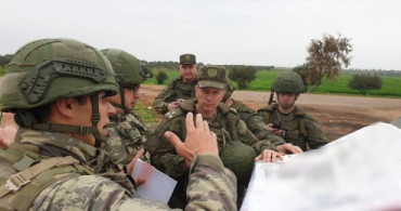 MSB: İdlib'deki M4 Karayolunda 1'inci Türk-Rus Birleşik Kara Devriyesi İcra Edildi