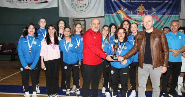 MSKÜ Kadın Futsal Takımı ÜNİLİG'de Şampiyonluk Yaşadı