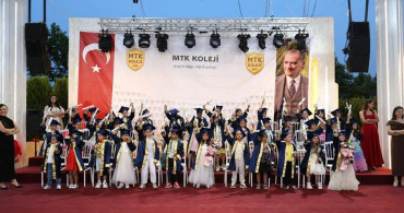 Mtk koleji’nde hem mezuniyet hem karne heyecanı