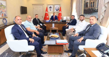 Muğla valisi akbıyık, kızılay’ın muğla’daki faaliyetleri hakkında bilgi aldı