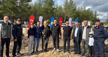 Muğla'da 11 Çiftten Anlamlı Fidan Dikimi