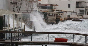 Muğla'da Fırtına Hayatı Olumsuz Etkiliyor