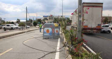 Muğla'da Seyir Halindeki Tır Önüne Geçeni Yıkıp Geçti