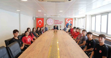 Muğla'nın Gurur Kaynağı Şampiyon Öğrenciler İl Müdürüyle Buluştu