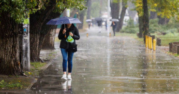 Mümkünse dışarı çıkmayın: Meteoroloji’den 15 ile kuvvetli yağış ve fırtına uyarısı
