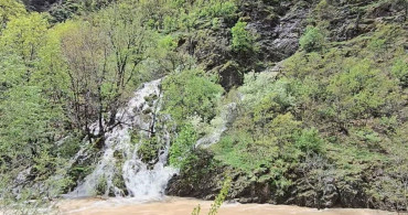Munzur Vadisi'nde Doğal Şelaleler Oluştu