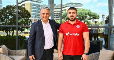 Muratpaşa Belediye Başkanı Uysal Güreş Takımını Ziyaret Etti