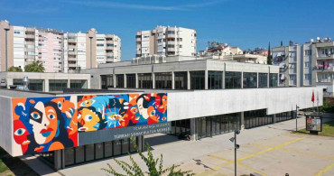 Muratpaşa'da Unutulmayan Dizeler ve Ezgiler Akşamı