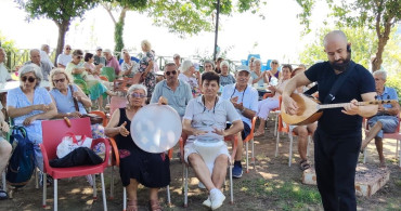 Muratpaşa’da yaşlılar türkülerle buluşuyor
