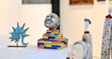 Muratpaşa'da 'Zamansız Motifler' Sanat Sergisi Açıldı