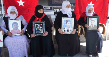 Muş'ta aileler evlat nöbetine devam ediyor