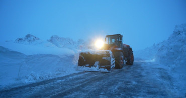 Muş'ta Bahar Yağmurları Yerini Kar Fırtınasına Bıraktı