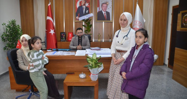 Muş'ta Erken Teşhis ile Sağlığına Kavuşan Çocuk Doktoruna Teşekkür Etti