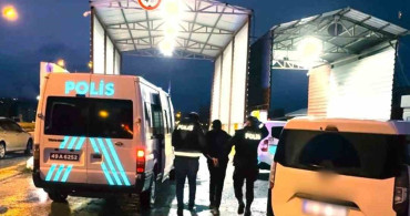 Muş'ta Göçmen Kaçakçılığı Operasyonu: İki Şüpheli Tutuklandı