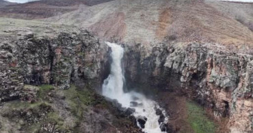 Muş'ta İlkbahar Coşkusu: Şelaleler ve Akarsular Canlandı