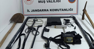 Muş'ta Kaçak Kazı Yapan 4 Şüpheli Suçüstü Yakalandı