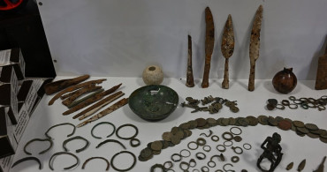 Muş'ta Kaçakçılıkla Mücadele: Silah ve Tarihi Eserler Ele Geçirildi