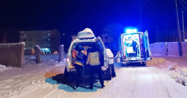 Muş'ta Öğretmen Sağlık Ekiplerinin Yardımıyla Hastaneye Ulaştırıldı