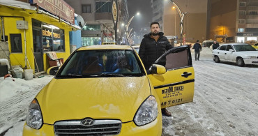 Muş'ta Taksi Şoföründen Örnek Davranış: Yüksek Ateşle Mücadele Eden Çocuğu Hastaneye Taşıdı