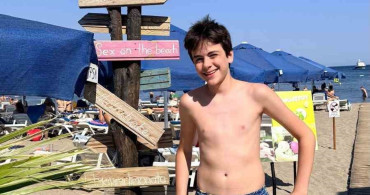 Mustafa Konak, yaz tatilini Bodrum’da geçiriyor ve yeni projelere hazırlanıyor