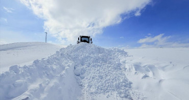 Muş'taki Mezradaki Hasta Ekiplerin Destekleriyle Hastaneye Ulaştırıldı