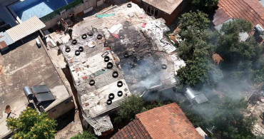Müstakil evde çıkan yangın bitişikteki evlere sıçramadan söndürüldü