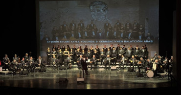 Muzaffer Sarısözen'e Vefa Konseri AKM'de Gerçekleştirildi