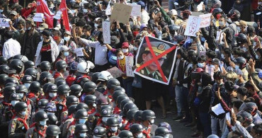 Myanmar'da Eylemler Hala Devam Ediyor