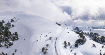 Nalbant Geçidi'nde Kar Kalınlığı 1 Metreye Ulaştı