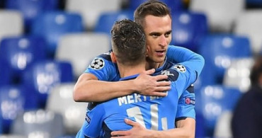 Napoli Son 16'ya Yükseldi