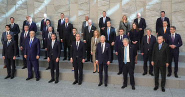 NATO Liderler Zirvesi'nde ilk temaslar: Aile fotoğrafı çekildi!
