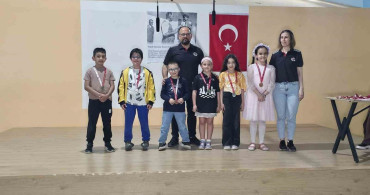 Nazilli'de Gençlik Bayramı İçin Satranç Turnuvası Düzenlendi