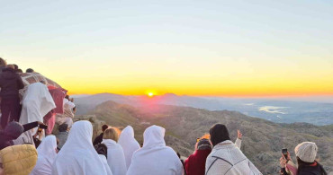 Nemrut Dağı’nda gün doğumu ve gün batımının etkileyici manzaraları