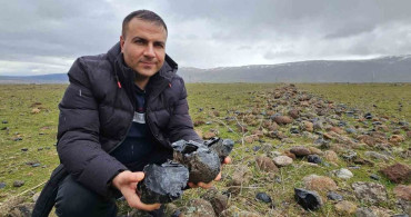 Nemrut Kalderası'nın Doğal Zenginlikleri: Obsidyen Taşları
