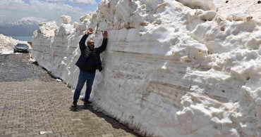 Nemrut Yolunda Karla Mücadele Çalışmaları Başladı