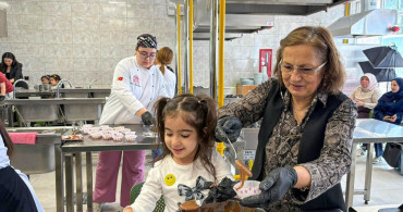 Nesillerin Tatlı Buluşması: Kek Yapma Etkinliği