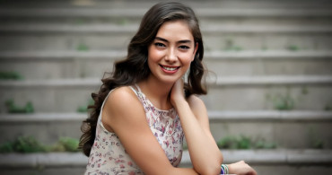 Neslihan Atagül Zor Günleri Geride Bıraktı! Mini Elbisesi İle Sere Serpe Poz Verdi