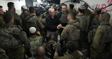 Netanyahu, Lübnan’ın güneyindeki İsrail askerleriyle bir araya geldi