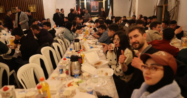 Nevşehir Belediye Başkanı Rasim Arı, Öğrencilerle Sahurda Buluştu