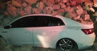 Nevşehir'de İstinat Duvarı Çöktü: 3 Araçta Hasar Oluştu