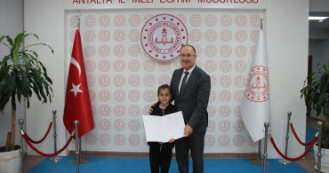 Nevşehirli Öğrenci Ayşe Pekşen Antalya'da