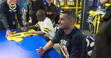 N’Golo Kante ve Levent Mercan İmza Gününde Taraftarlarla Buluştu