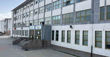 Niğde'de 27 Öğrenci Pide Yemeği Sonrası Rahatsızlandı