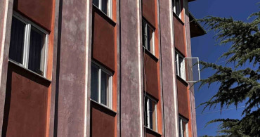 Niğde'de 3. kattan düşen 2 yaşındaki çocuk ağır yaralandı