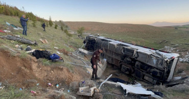 Niğde’de korkunç kaza: Öğrencileri taşıyan otobüs devrildi ölü ve yaralılar var