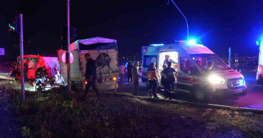 Niğde'de üç aracın karıştığı kazada 10 kişi yaralandı